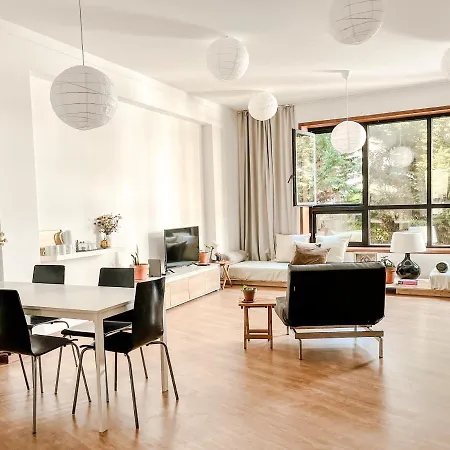 Loft With Free Parking Apartment *